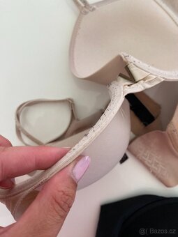 Podprsenky Victoria's Secret, vel. 32 DD - 8