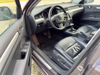 Škoda Superb 2.0TDI DSG 2011 ELEGANCE - 8