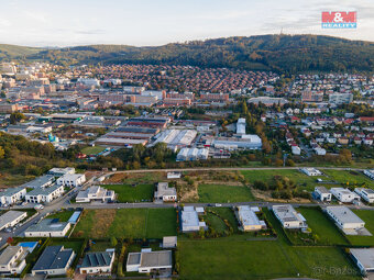 Prodej pozemku k bydlení, 696 m², Zlín, ul. V Polích - 8