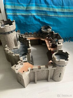 krásný playmobil hrad jako nový může být váš - 8