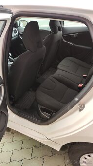 Volvo V40 D2, 84 kW, r. 2015, najeto 95 700 km - 8