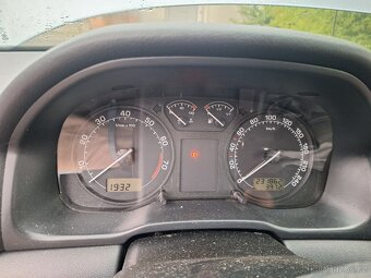 Škoda Octavia 1.6i 75 kW - 8