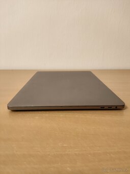 Apple MacBook Pro 2018 – i7 | 16GB | 256GB - 8