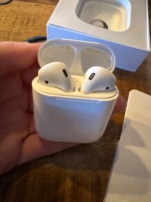 Bezdrátová sluchátka Apple AirPods (2.generace) - 8
