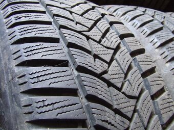Prodám sadu zimních pneumatik 205/60 R16 Dunlop - 8
