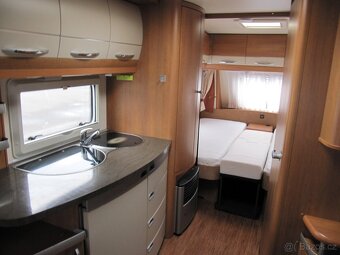 Prodám karavan Hobby 540 ULr.v.2009 + mover ,solar ,stan. - 8