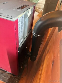 Peletová kamna Kalor Greta 8-BKA – málo používaná, 6,4 kW - 8