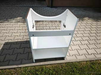 Skříňka s umyvadlem a zrcadlo do koupelny - 8