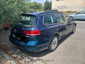 Volkswagen Passat 2.0 TDi 110 kW dsg - 8