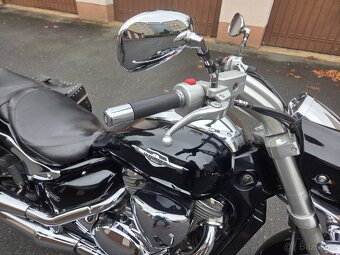 Suzuki M 800 Intruder - 8