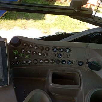 John Deere 6150R - 8