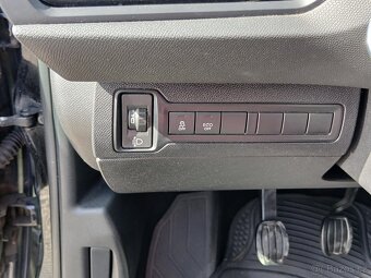 Peugeot 308 1.6i , 88 kW nafta, 2015 - 8