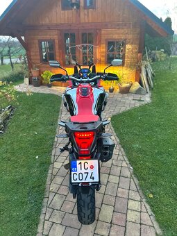 Honda CRF Africa Twin 1000 DCT - - 8