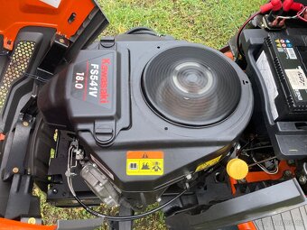 Zahradní traktor Husqvarna YTH 184 T - 8