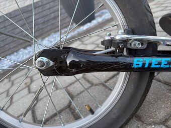 Modrá koloběžka - 8