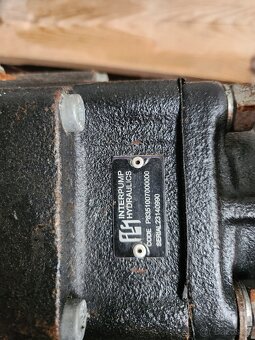 Hydraulické čerpadlo + pístnice - 8