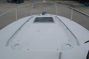 MOTOROVÁ KAJUTOVÁ LOĎ CHAPARRAL 270 - 8