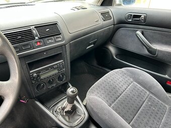 VW Golf 4 1.6 16v - 8