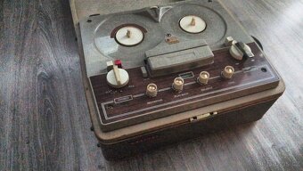 Prodám kotoučový magnetofon Philips - 8