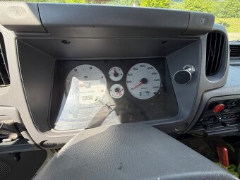 Montážní plošina Nissan Cabstar - 8