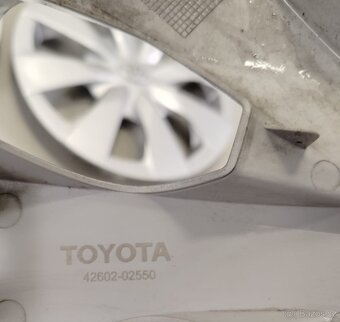 Poklice Toyota 15" 4ks - 8