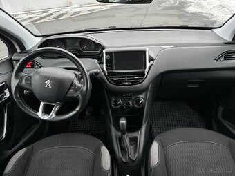 Peugeot 208 - 8