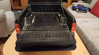Prodám auto Ford 27Mhz - 8