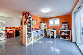 Prodej rodinného domu 5+1, 378 m2 - Znojmo, ev.č. LU2509 - 8