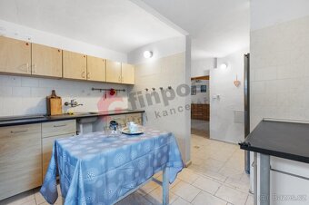 Prodej penzionu s rodinným domem, stodolou a pozemkem – Hrub - 8