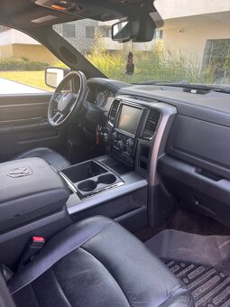 Dodge Ram 1500 Sport Hemi 5.7 - 8