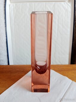 Krásná broušená růžovo-oranžová vázička - 8