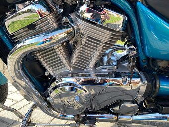 Suzuki VS800 Intruder - 8