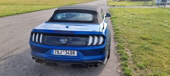 Ford mustang - 8