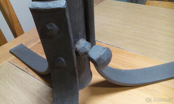 Kovaný stojánek na vánoční stromek - 8