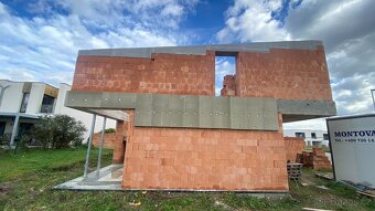 Prodej novostavby rodinného domu 4+kk - 8