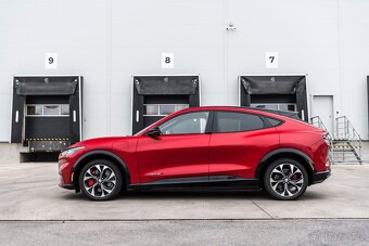 Ford Mustang Mach E AWD 98,7 KW Prodloužený dojezd - 8