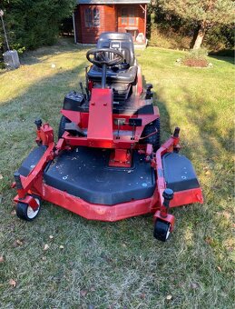 Zahradní traktor TORO Diesel Groundsmaster 220-D - 8