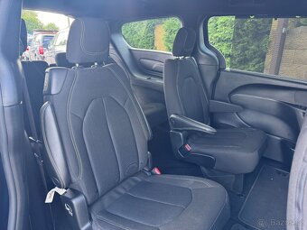 Chrysler Pacifica 3.6 S RU DVD Nový model 2022 - 8