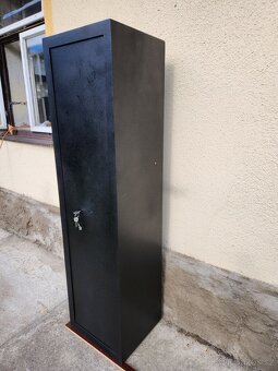 trezor samopal zbraně pistole vojenský - 8