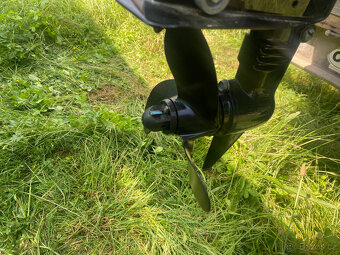 Loď s motorem Eddy 420 - 8