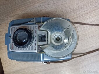Retro fotoaparát Kodak Brownie Flash 20 (USA, 50.–60. léta) - 8