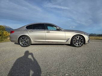 BMW 540i xDrive G30 - 8