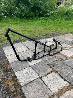 Rám motocyklu CZ 125 T B - dobová úprava - 8