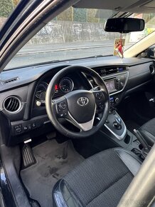 Toyota Auris Hybrid 1.8 - 8
