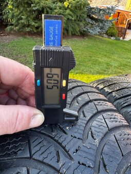 Plecháče z Golfa roztec 5x112 + R15 Michelin Alpin - 8
