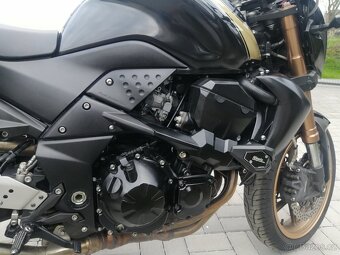 Kawasaki ZR 750N - 8