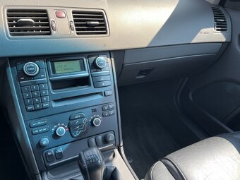 Volvo XC90 D5 1.maj. koupeno v ČR (Svencar), manual - 8
