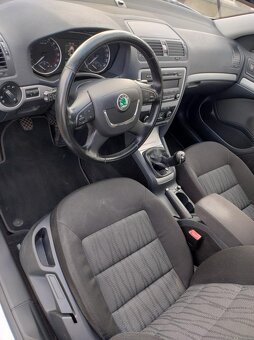 Škoda Octavia II 2.0 Tdi 103 KW ELEGANCE 2012 207 tkm - 8