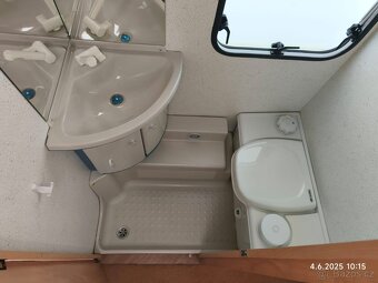 Burstner Fun 430, špičkový stav - jako nový, předstan - 8