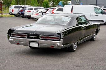 1966 Pontiac Bonneville Coupe - 8